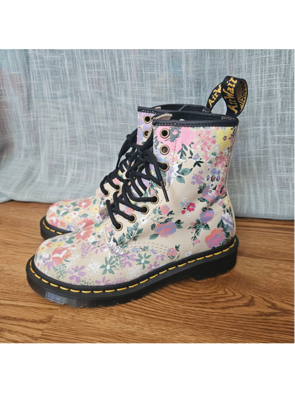 Dr. Marten Docs 1460 Floral Parchment Lace Up Combat Boots US Ladies 5 Boho